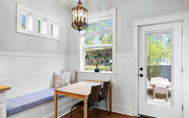 Sunset Bungalow With Hot Tub - 6ppl