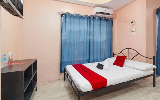 RedDoorz near The Persimmon