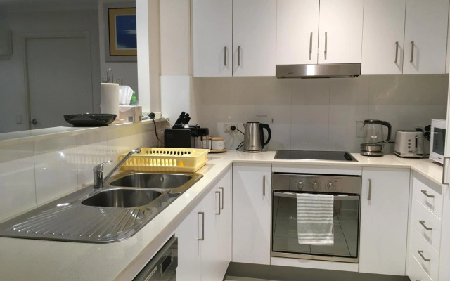 South Brisbane two beds two baths one parking