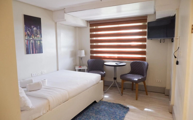 OYO 492 Sunset View Ridge Residences