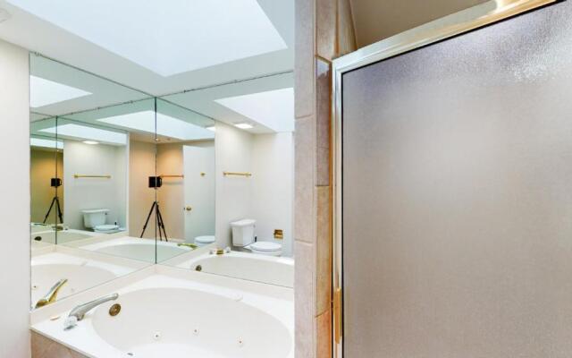 7611 Huntington Villas