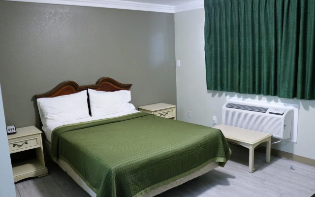 Deluxe Inn Motel