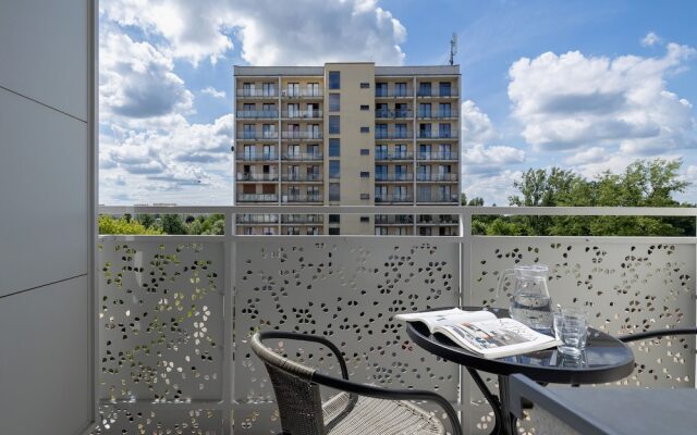 Studio Ziolowa Ochojec by Renters