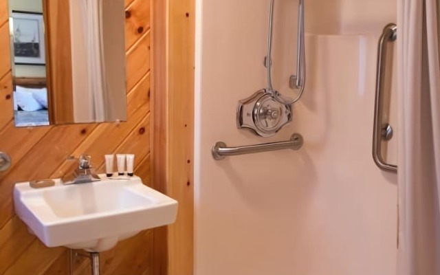 Wiscasset Woods Lodge