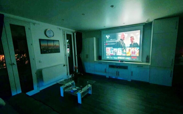 Studio in Poissy, With Wifi