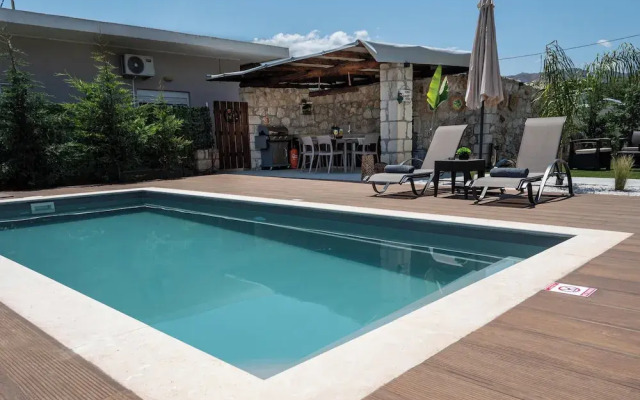 Lumina Apartment with Shared Pool