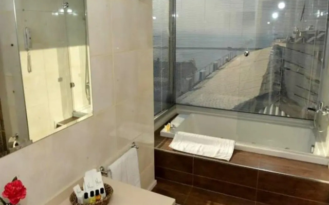 Marla Hotel