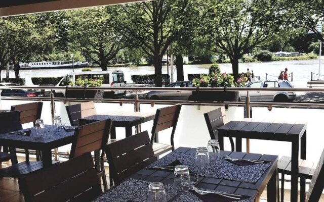Hotel & Restaurant The Nest