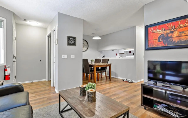 The Norquay, Pet-Friendly 2 Bed with Mtn View