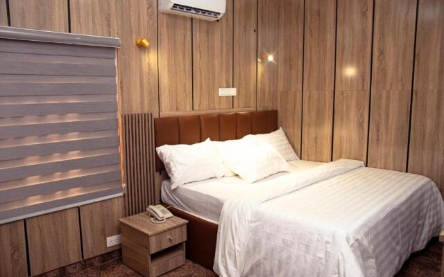 Enland Suites & Apartments