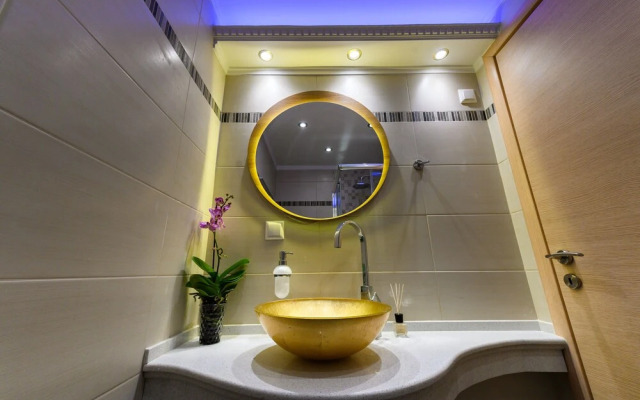 Villa Filoxenia - by the sea - up to 12 guests