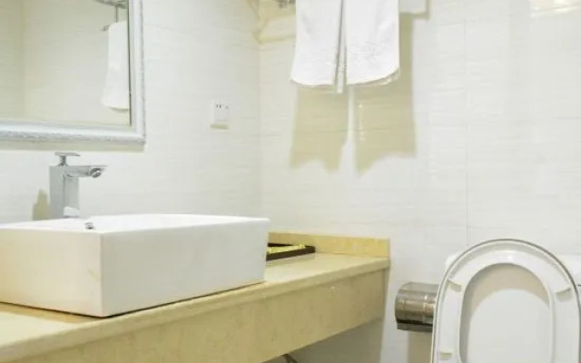 Sunshine Fashion Hotel (Nanchang University Yi Affiliated Hospital)