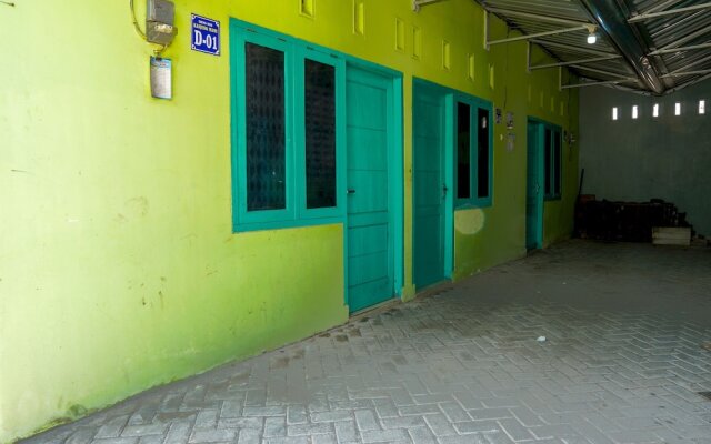 SPOT ON 93210 Griya Kos Kanjeng Mami Syariah