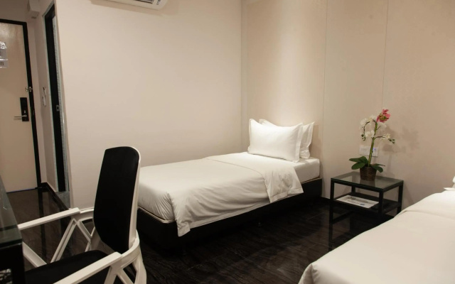 OYO M Design Hotel Taman Pertama