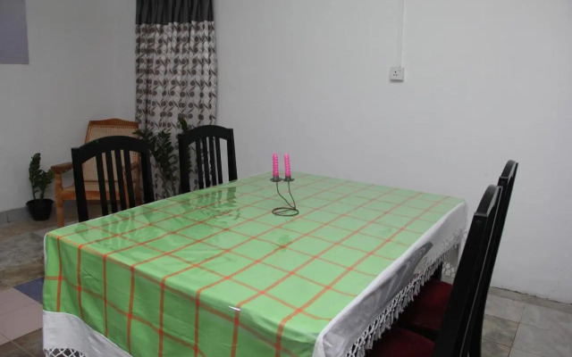 Kingfisher Family Guest & Hostel