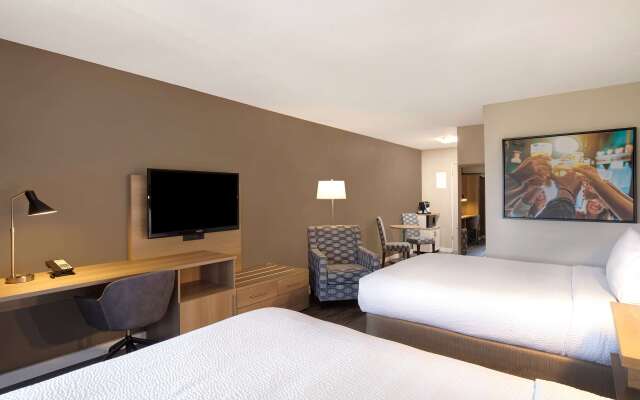 Days Inn by Wyndham Victoria Uptown