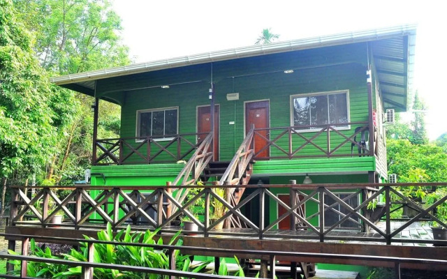 Sukau Greenview Bed and Breakfast