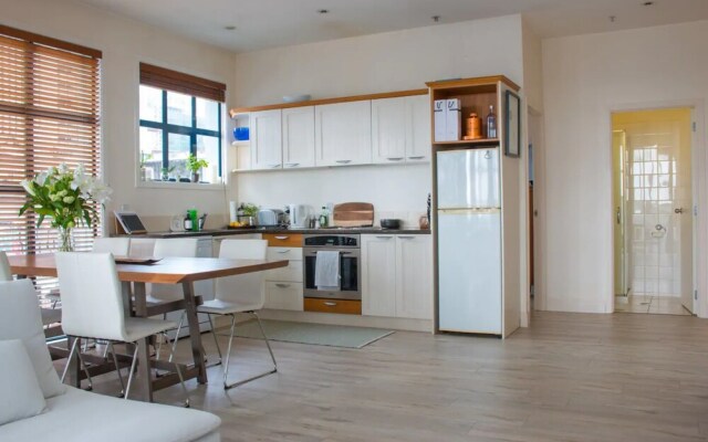 2 Bedroom Penthouse Apartment with Harbour Views