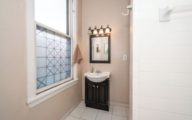 Historic Gem Russell Suite 3