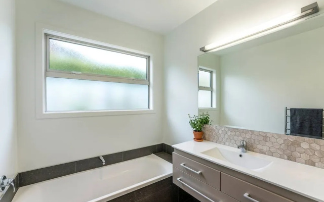 Light and Bright Large Family Home