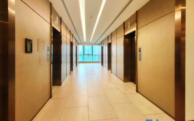 Star Theme Apartment (Guangzhou Panyu Tianhe Chengnancun Wanbo Metro Station)