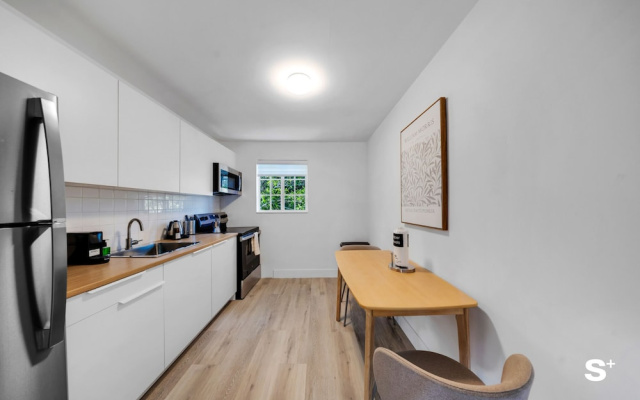 Stylish 1-BD Apt - Gym - Free Parking