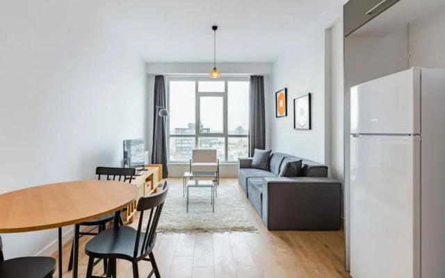 Modern Flat With Fantastic City View in Kadikoy