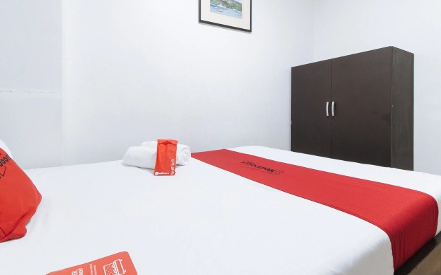 RedDoorz Plus @ Better Living Paranaque