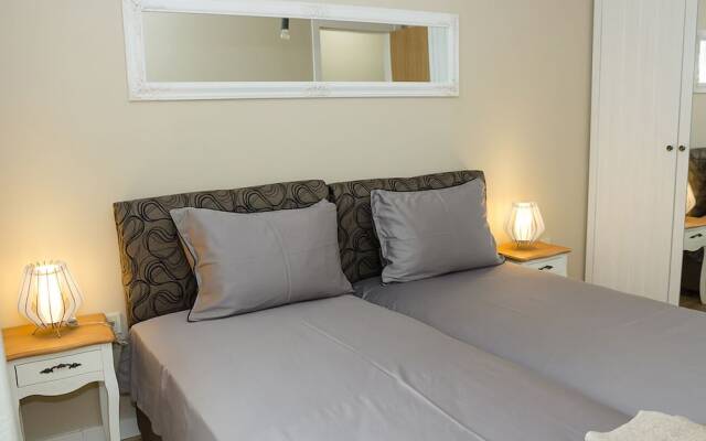 FM Luxury 2-BDR Apartment - Relax