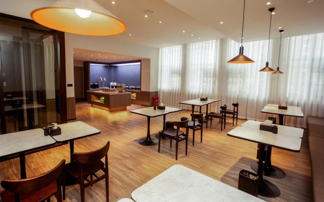 Hanting Hotel Huangshi Yangxin High-Speed Railway Station