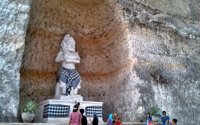 The Hill Ungasan House