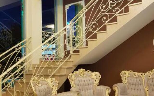 Garden Hotel