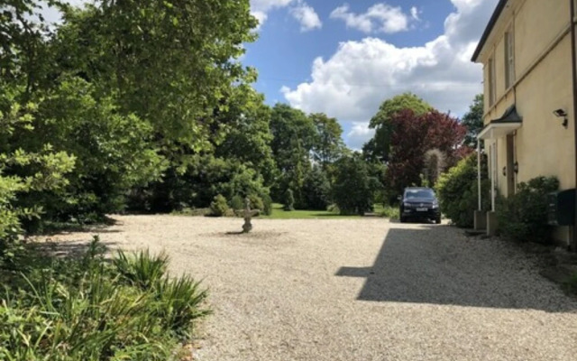 Roseneath House