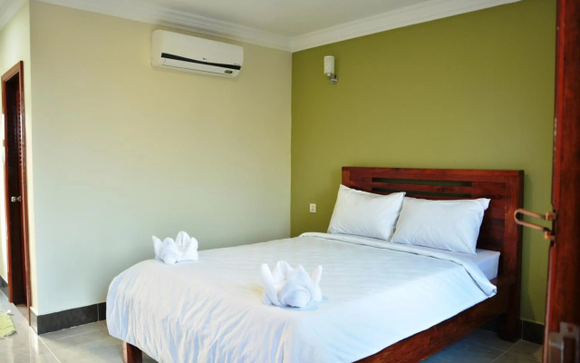 Neakru Guesthouse and Restaurant