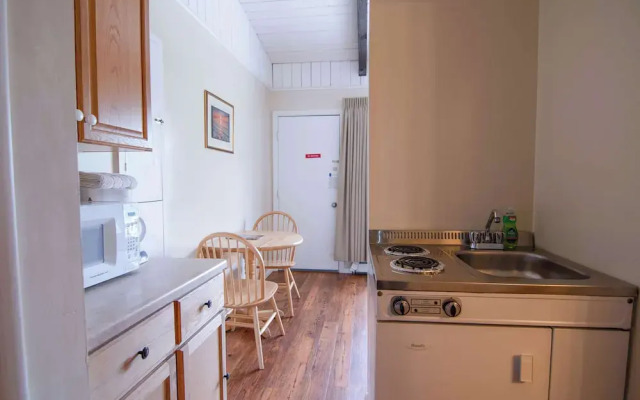 Ocean House Hotel & Motel
