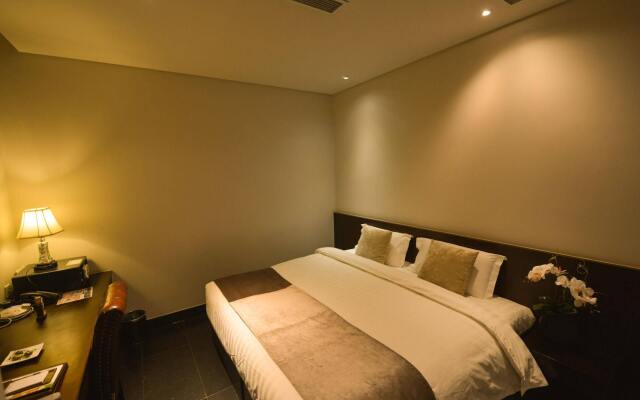 Shichahai Sandalwood Boutique Hotel