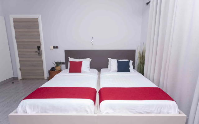 Urbano Hotel By Roots