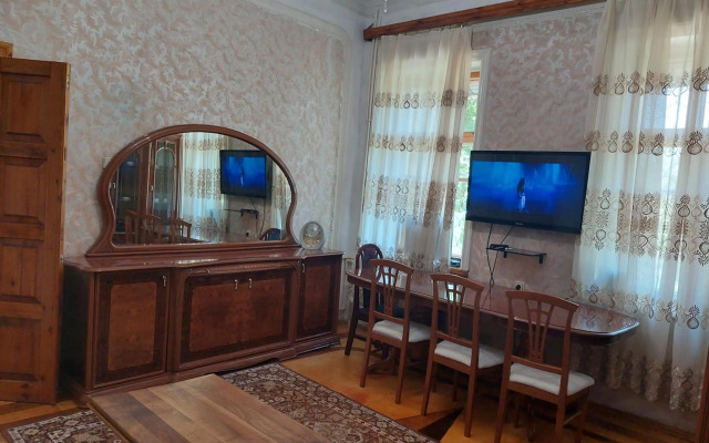 Квартира в центре города в парковой зоне