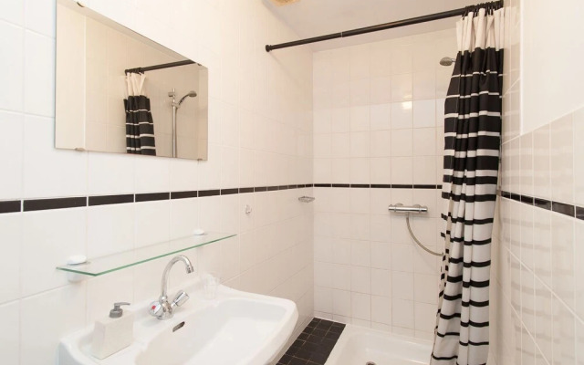 Inviting Farmhouse in 't Zand near Marine Museum