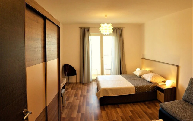 Private Acommodation Istrasoley