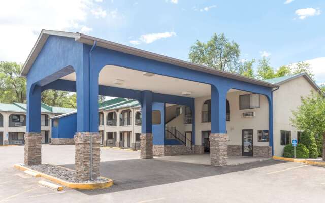 Days Inn by Wyndham Ruidoso Downs