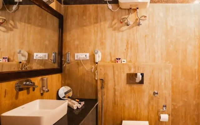Hotel Golden Legacy - By PRAMANA EXP