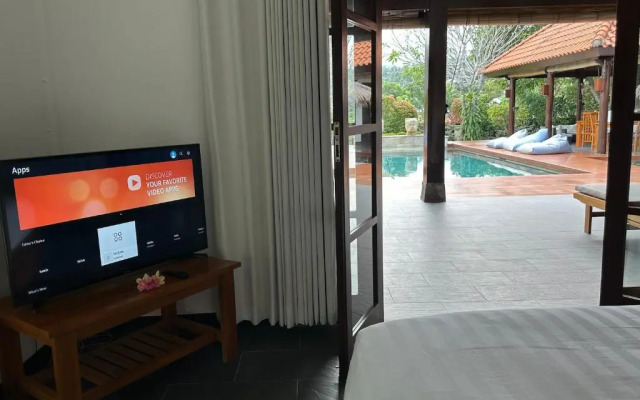 Bale Solah Lombok Holiday Resort