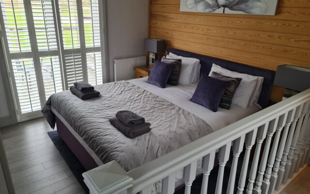 Charming 3-bed Lodge in Bury Saint Edmunds