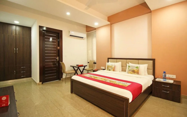 The Signature Hotel By OYO Rooms