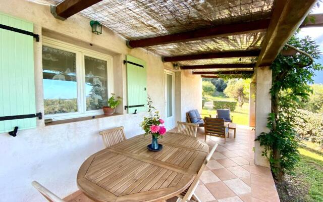 Villa vue mer dans nature protégée, plage à 1,5 km