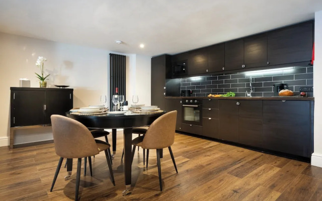 Courtyard Apartments