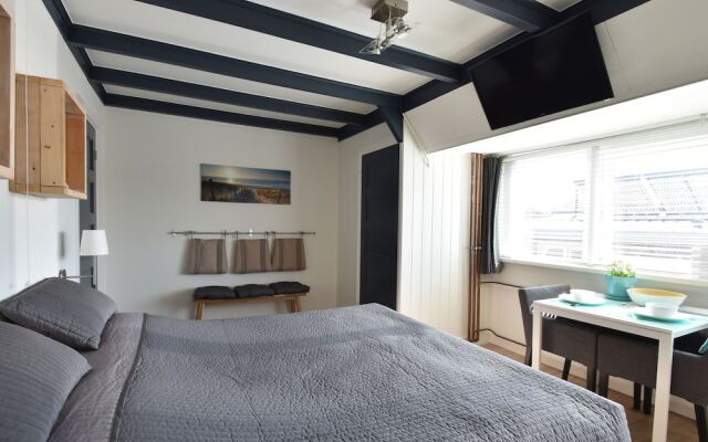 Elegant Studio Near Beach