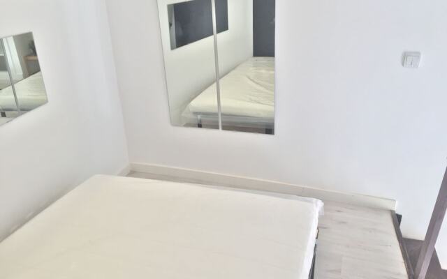 Estudio cercano a Plaza Castilla CBA1