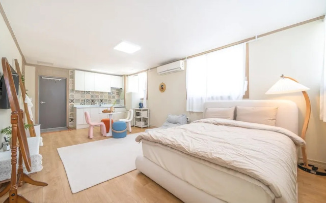 Yeosu Canada meo Village pet Pension